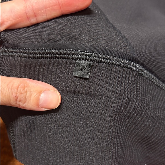 Lululemon Kick Serve Bra Size 4 - Picture 3 of 10